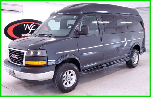 GMC Savana 2018 image number 0