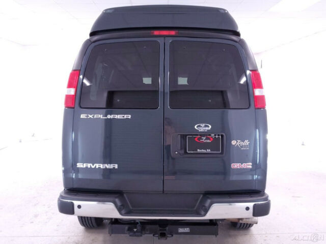 GMC Savana 2018 image number 5
