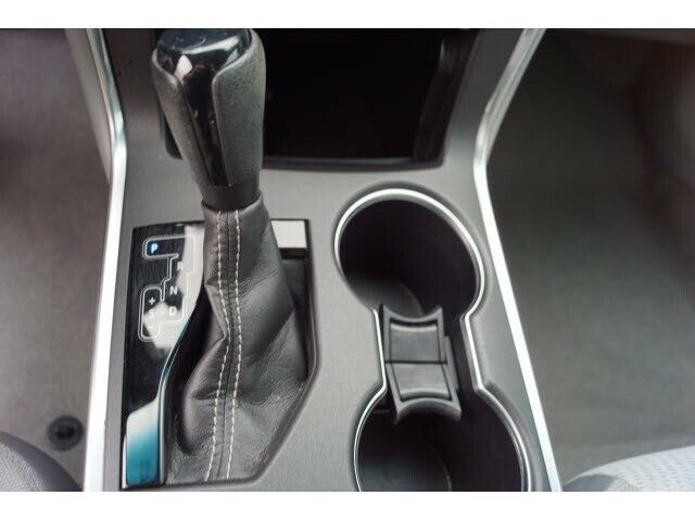Toyota Camry 2017 image number 12