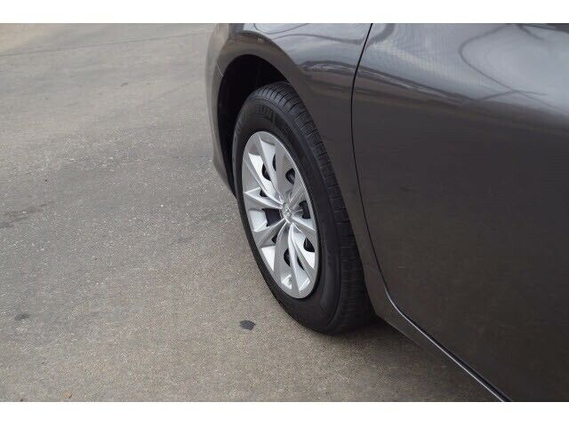 Toyota Camry 2017 image number 5