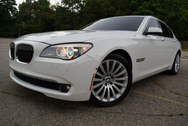 BMW 7-Series 2012 image number 44