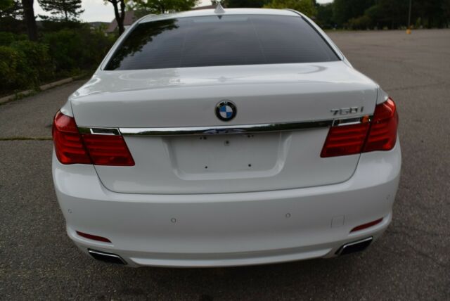 BMW 7-Series 2012 image number 5