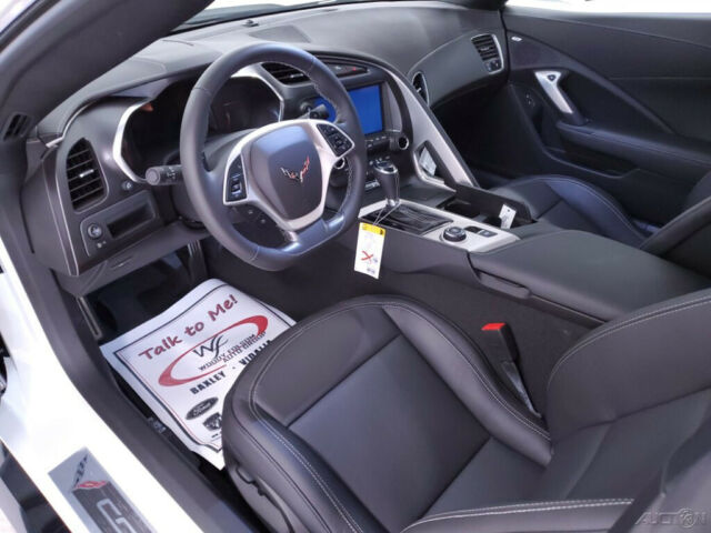 Chevrolet Corvette 2019 image number 14