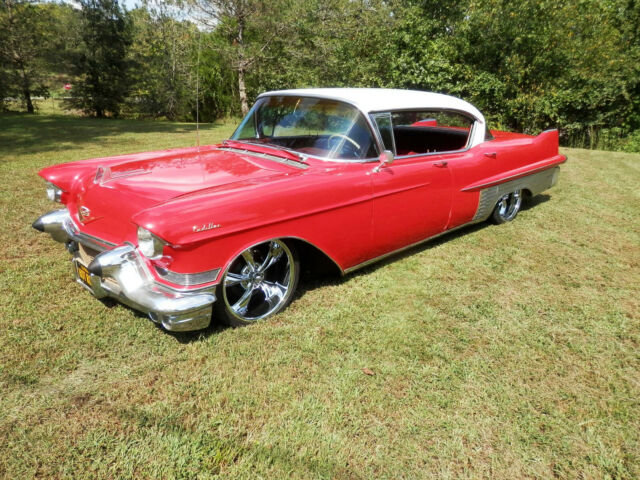 Cadillac DeVille 1957 image number 20
