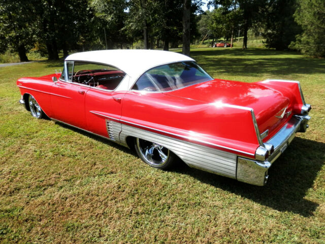 Cadillac DeVille 1957 image number 22