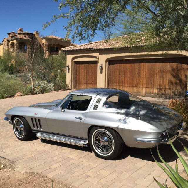 Chevrolet Corvette 1965 image number 0
