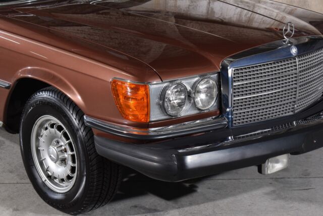 Mercedes-Benz 6.9 1977 image number 29