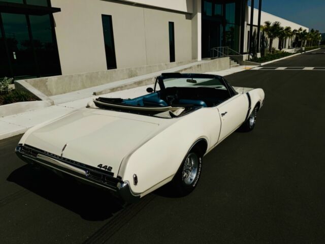 Oldsmobile Cutlass 1968 image number 22