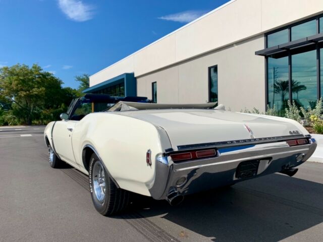 Oldsmobile Cutlass 1968 image number 30