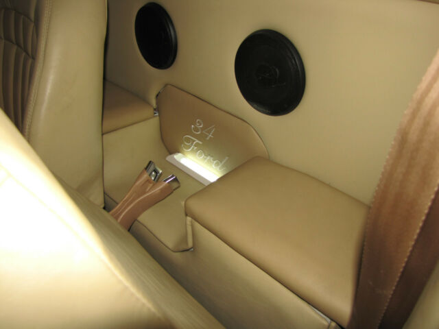Ford Three Window Coupe 1934 image number 16