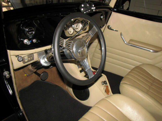 Ford Three Window Coupe 1934 image number 38