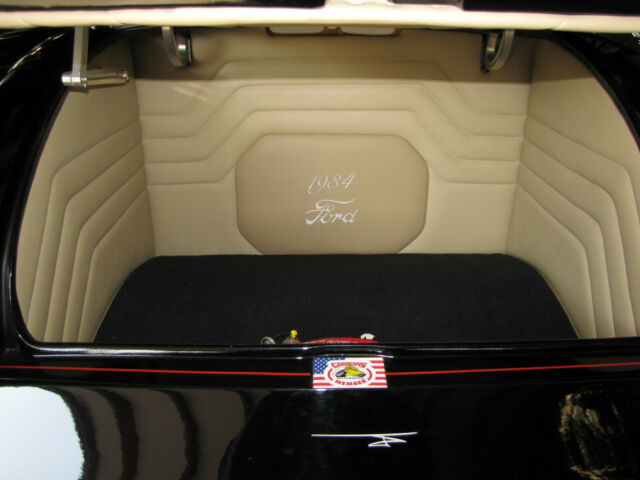 Ford Three Window Coupe 1934 image number 43