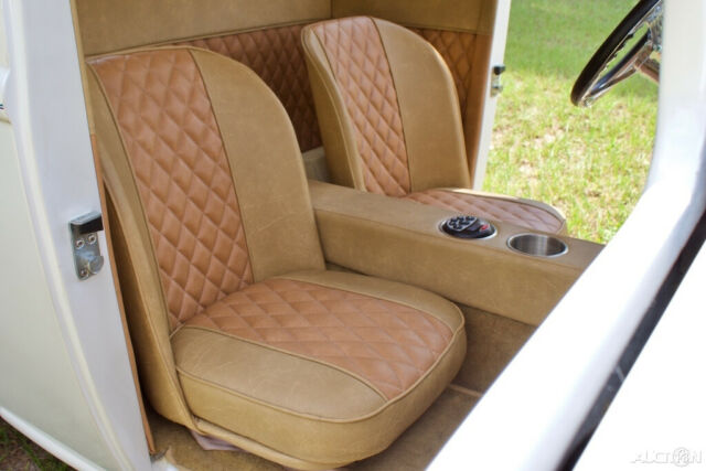 Ford Model B 5-Window Coupe 1932 image number 39