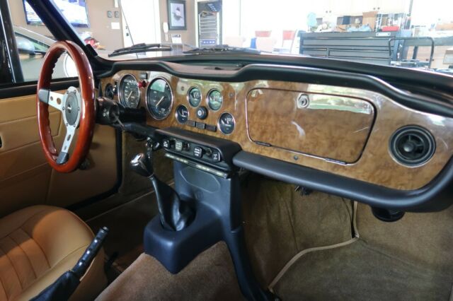 Triumph TR-6 1975 image number 10