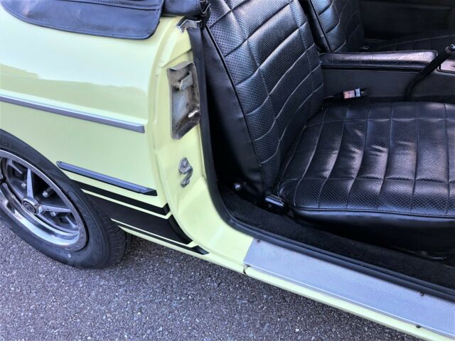 MG MGB 1977 image number 28