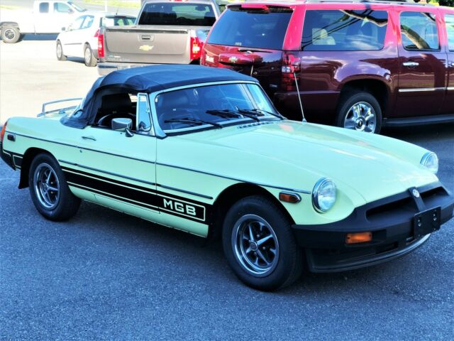 MG MGB 1977 image number 5