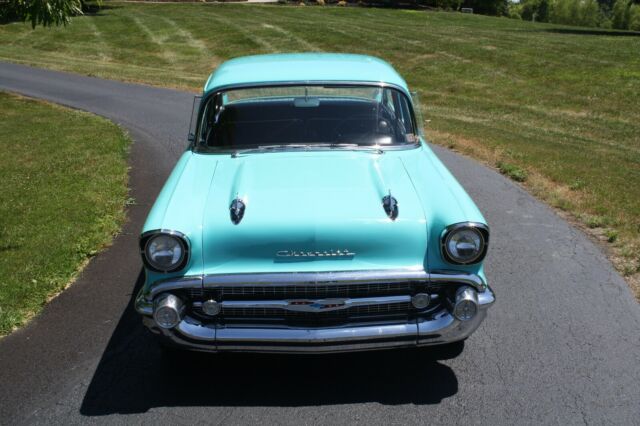 Chevrolet Bel Air/150/210 1957 image number 28