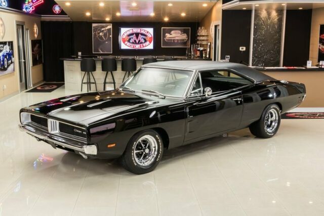 Dodge Charger 1969 image number 4