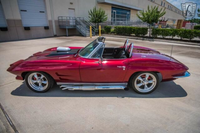Chevrolet Corvette 1963 image number 29