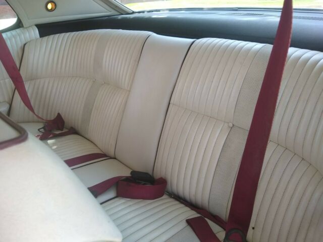 Ford Thunderbird 1970 image number 5
