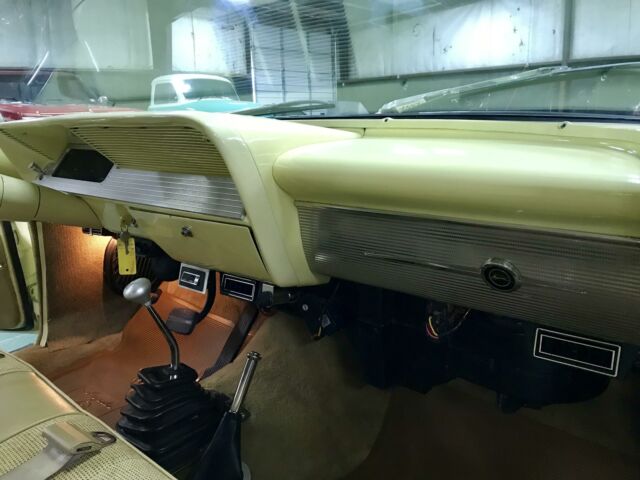 Chevrolet Impala 1962 image number 16