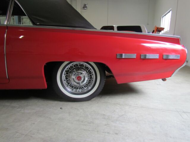 Ford Thunderbird 1962 image number 11