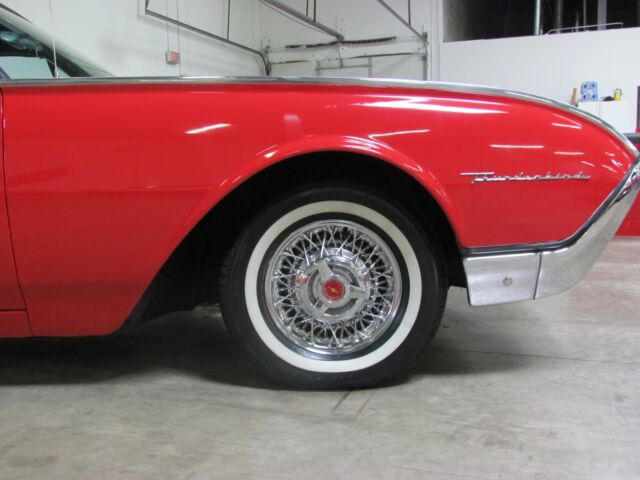 Ford Thunderbird 1962 image number 18