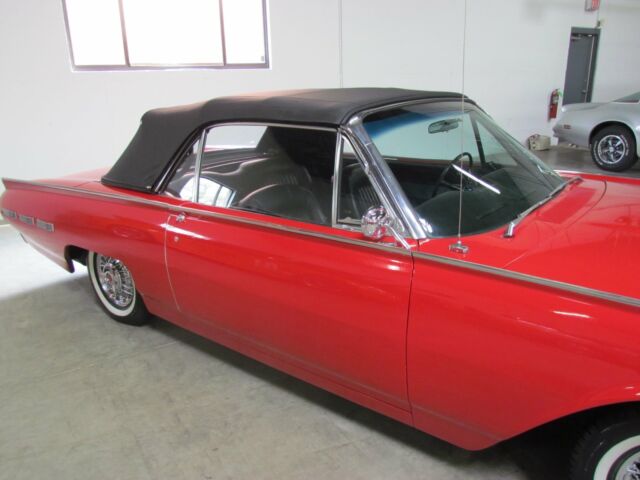 Ford Thunderbird 1962 image number 20
