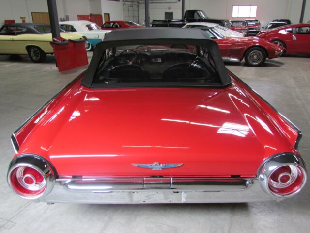 Ford Thunderbird 1962 image number 38