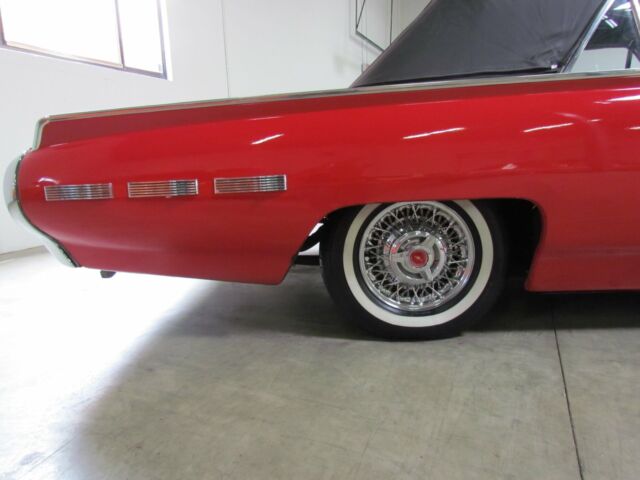 Ford Thunderbird 1962 image number 39