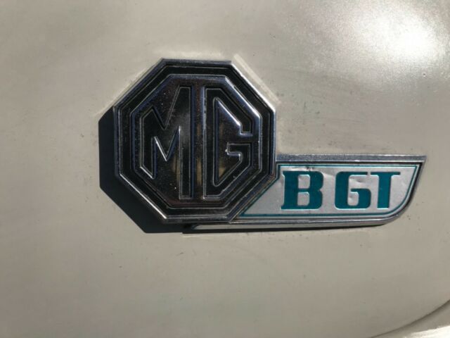 MG MGB 1973 image number 23