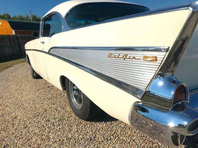 Chevrolet Bel Air/150/210 1957 image number 23