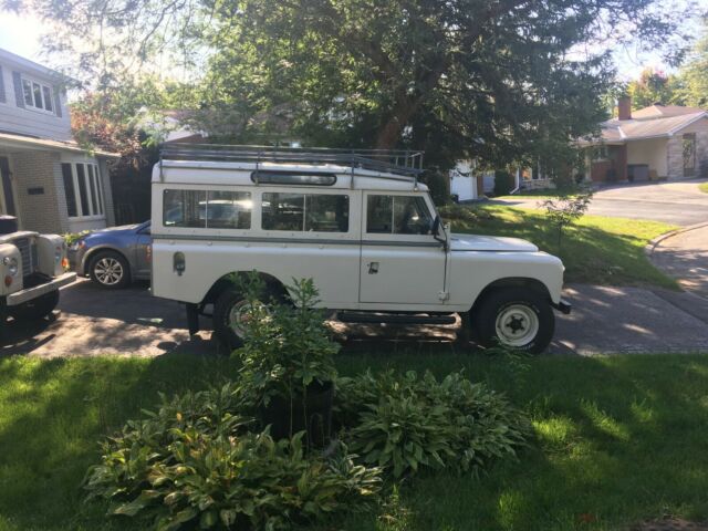 Land Rover Defender 1975 image number 16