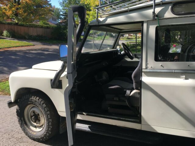 Land Rover Defender 1975 image number 20