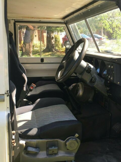 Land Rover Defender 1975 image number 7