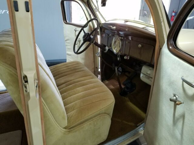 Plymouth Sedan 1936 image number 15