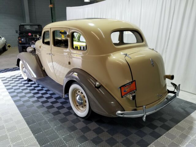 Plymouth Sedan 1936 image number 3