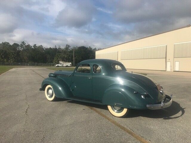 Chrysler Imperial 1937 image number 0