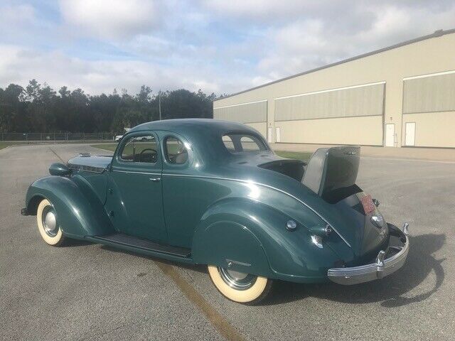Chrysler Imperial 1937 image number 2