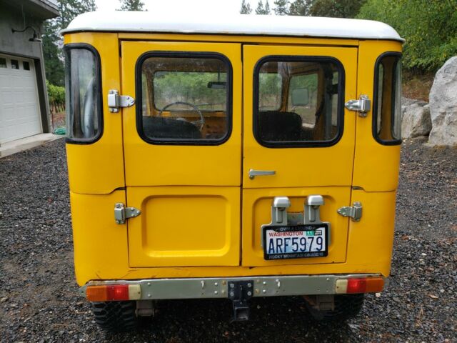 Toyota Land Cruiser 1975 image number 28
