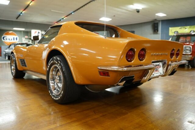 Chevrolet Corvette 1971 image number 10