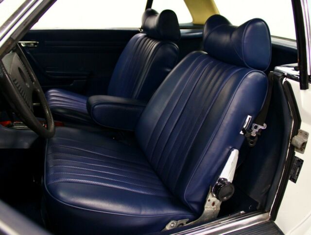 Mercedes-Benz 400-Series 1979 image number 14