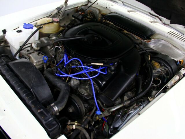 Mercedes-Benz 400-Series 1979 image number 18