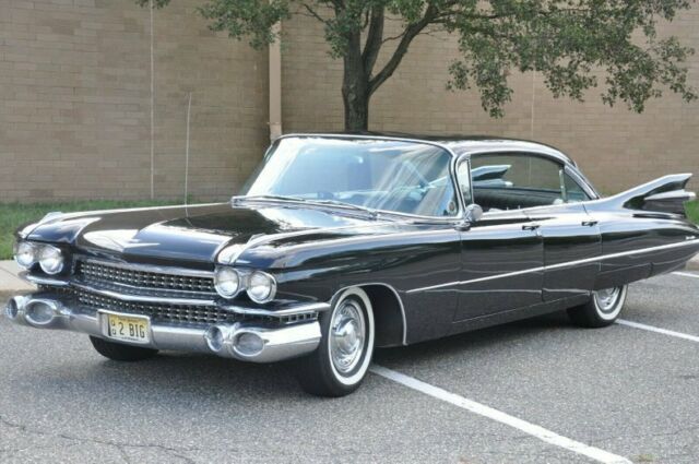 Cadillac DeVille 1959 image number 2