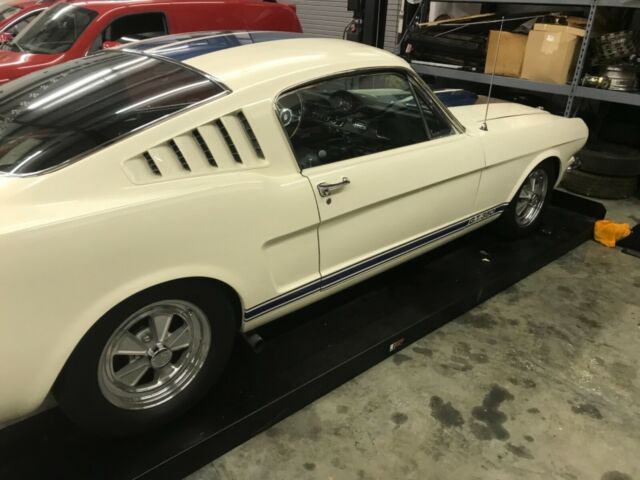 Ford Mustang 1965 image number 1