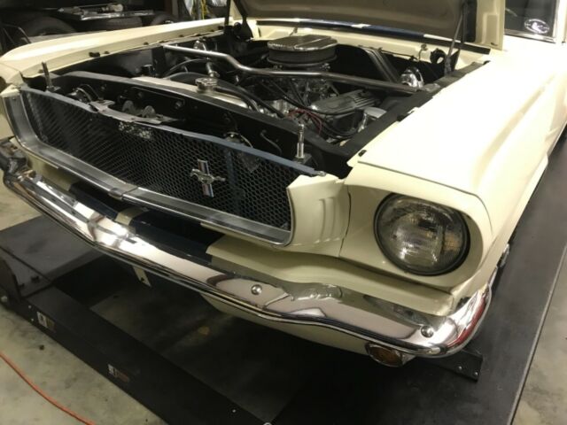 Ford Mustang 1965 image number 33