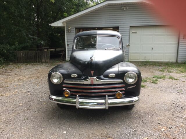 Ford Super Deluxe 1946 image number 1