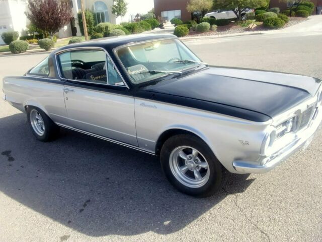 Plymouth Barracuda 1965 image number 1