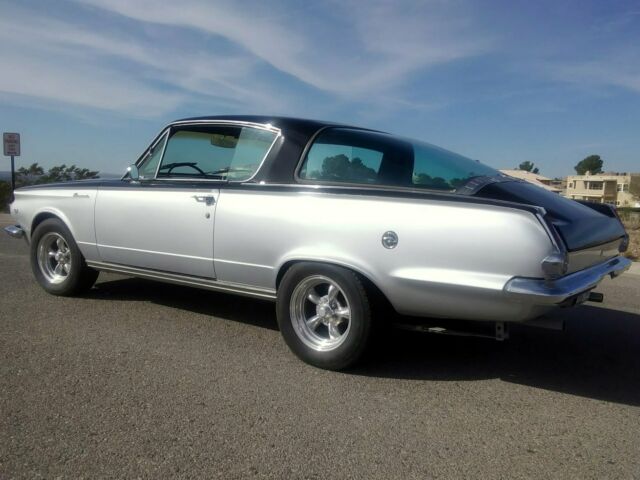 Plymouth Barracuda 1965 image number 7