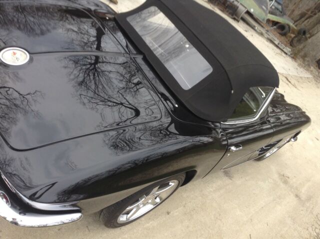 Chevrolet Corvette 1961 image number 43